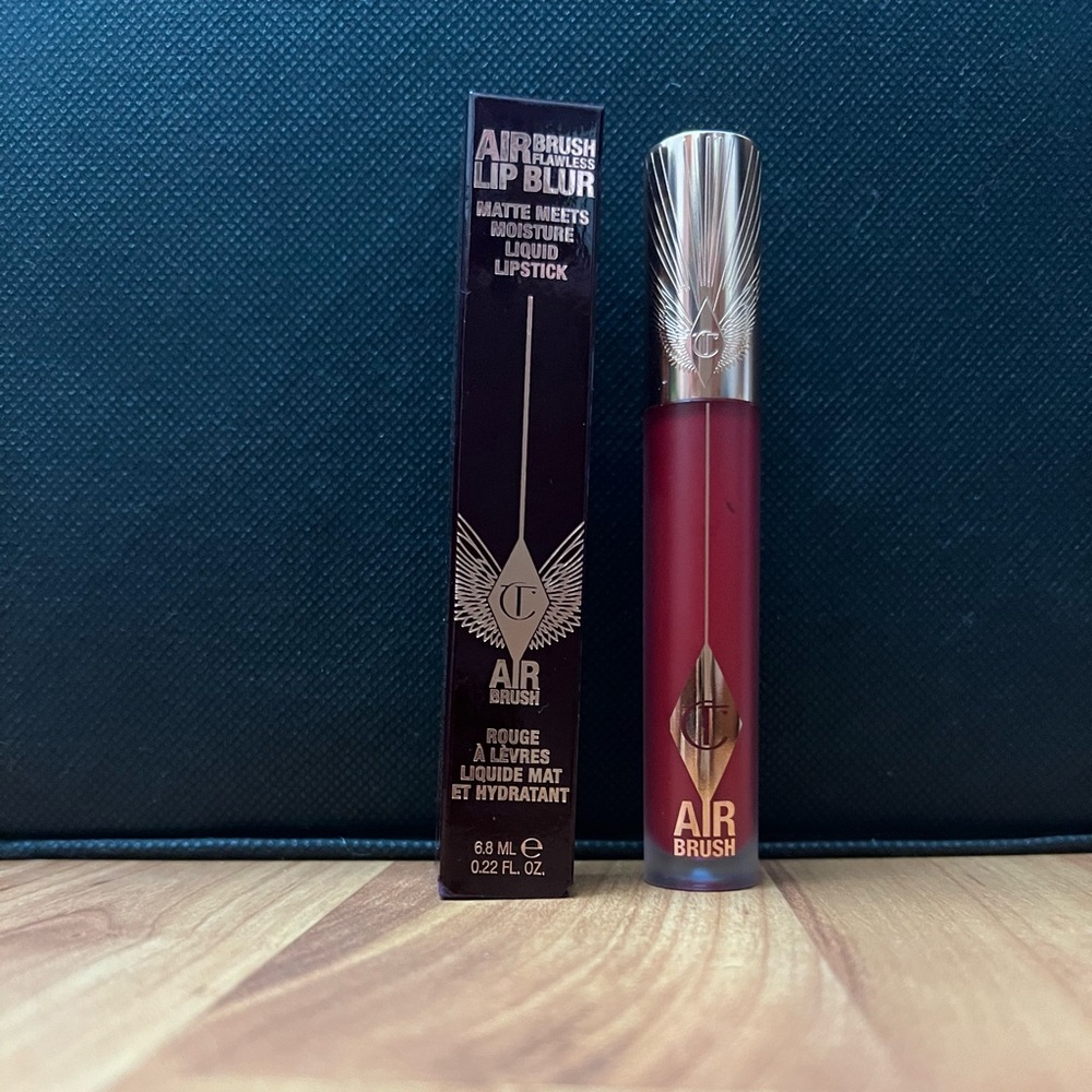 CHARLOTTE TILBURY AIRBRUSH FLAWLESS LIP BLUR - RUBY BLUR